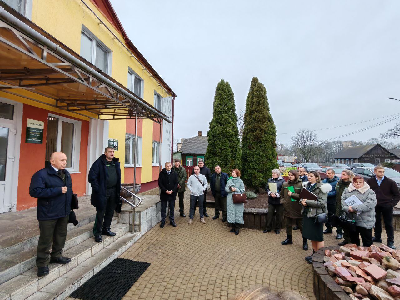 Сегодня на базе Кличевского лесхоза проходит выездное заседание коллегии Могилёвского государственного производственного лесохозяйственного объединения под началом генерального директора Владимира Сиротина.